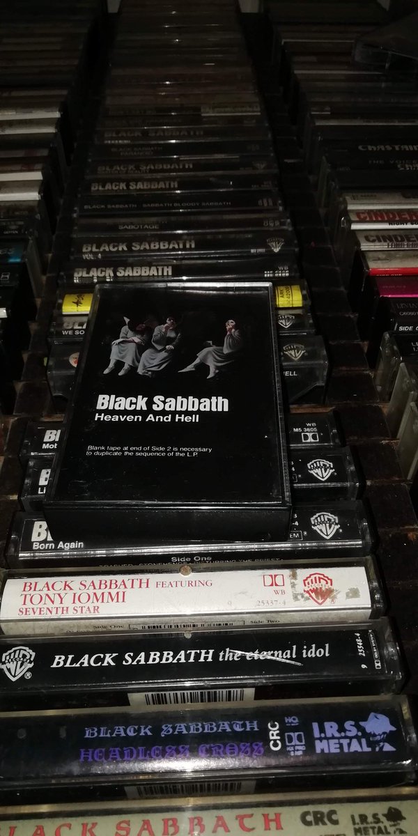 18 de Abril de 1980, #BlackSabbath lanzó su noveno álbum 'Heaven and Hell' en el Reino Unido (finales de mayo de 1980 en Norteamérica). Con el nuevo cantante Ronnie James Dio, 
#NowPlaying 
#cassettecollector
#cassettecollection
🤘😍🍺