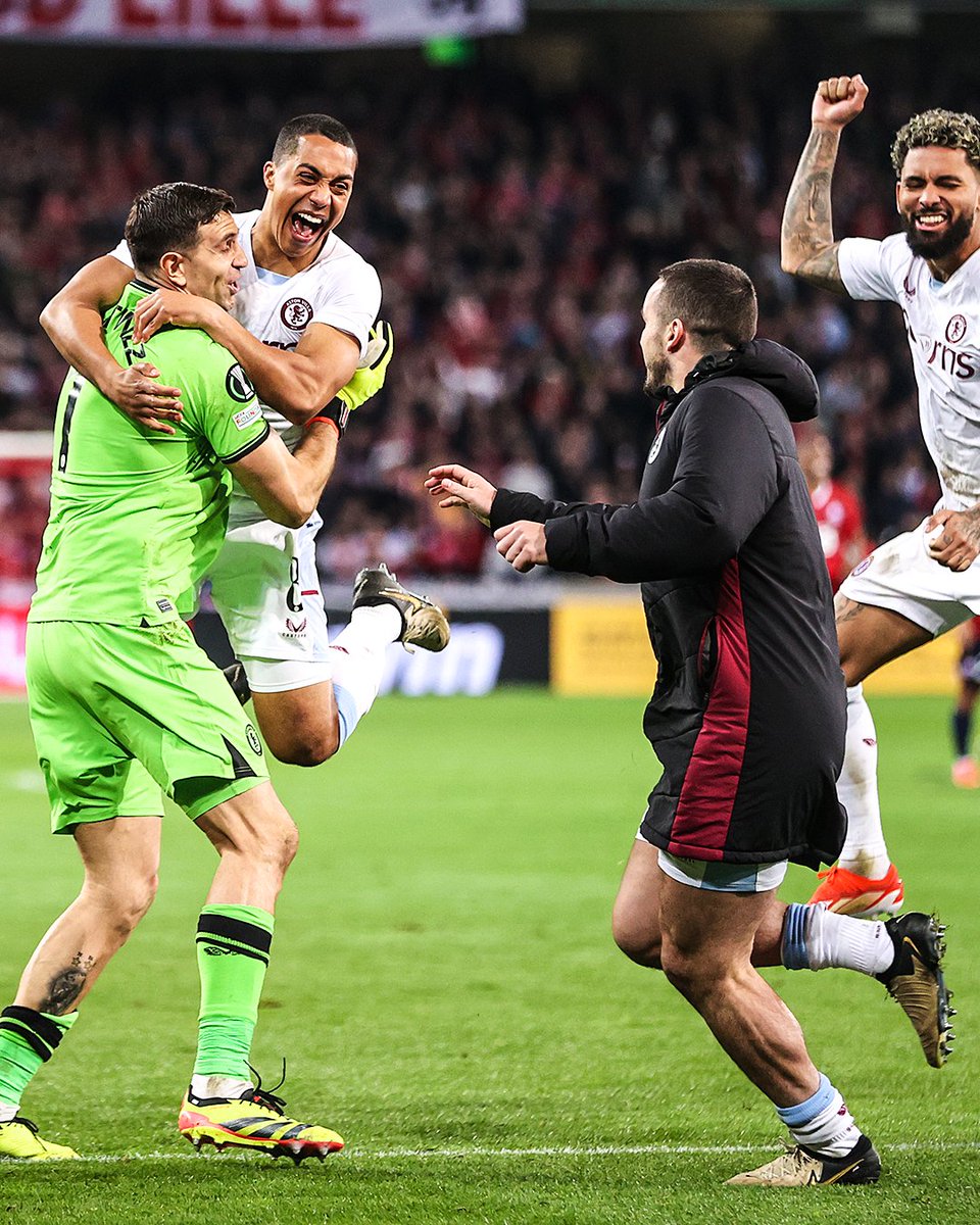 brfootball's tweet photo. ▪️ Two saves 
▪️ Shushed the crowd 
▪️ Received a second yellow during the shootout 
▪️ Danced after sealing the win 

Emi Martínez is VIBES in shootouts 😈 https://t.co/1vI2RVXUSc