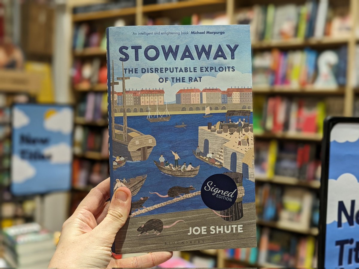 absolutely fascinating talk on the history of the rat between @JoeShute and @DrDavidCooper tonight! Stowaway really is your go-to tome for rat facts and we've got signed copies in store at @BlackwellsMcr! 🐀🧀