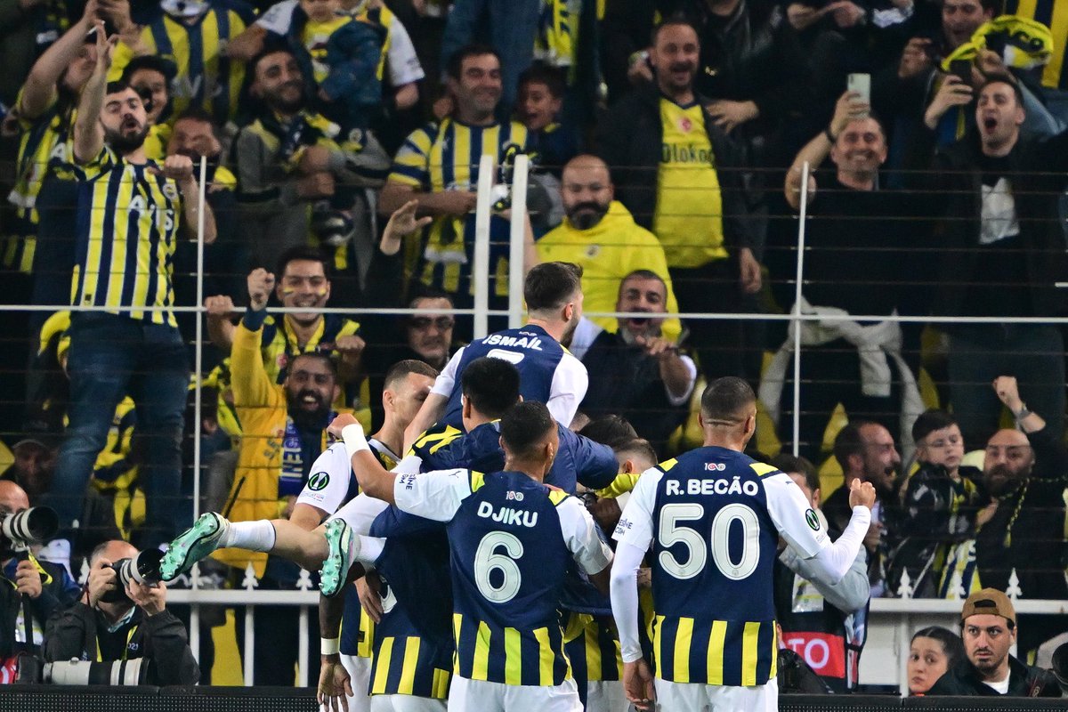 İlk yarı sonucu:

Fenerbahçe 1-0 Olympiakos