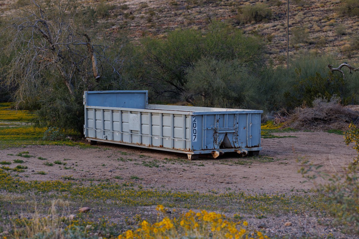 versatilityrnj's tweet image. Trash