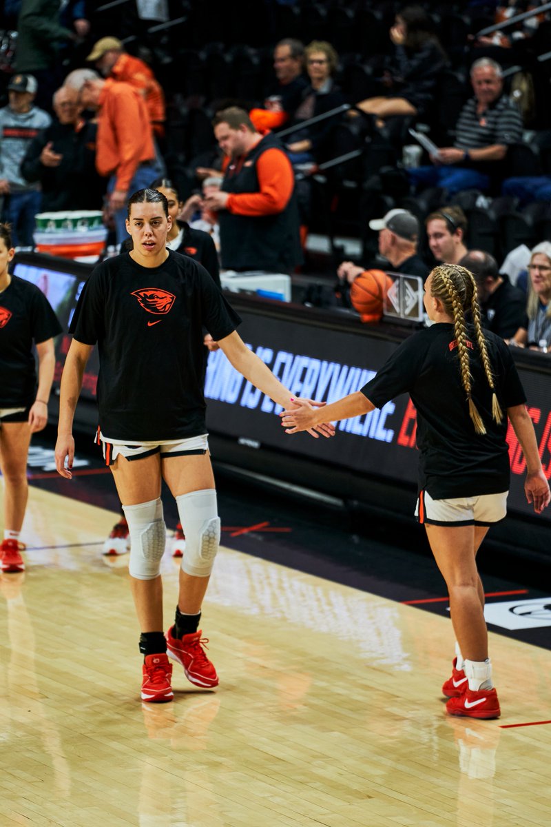 BeaverWBB's tweet photo. Up high 🖐️

#GoBeavs x #NationalHighFiveDay https://t.co/lHG7hTQwfW