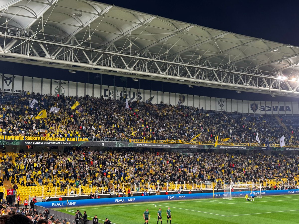 İlk yarıdaki Fenerbahçe tribününü nasıl buldunuz?