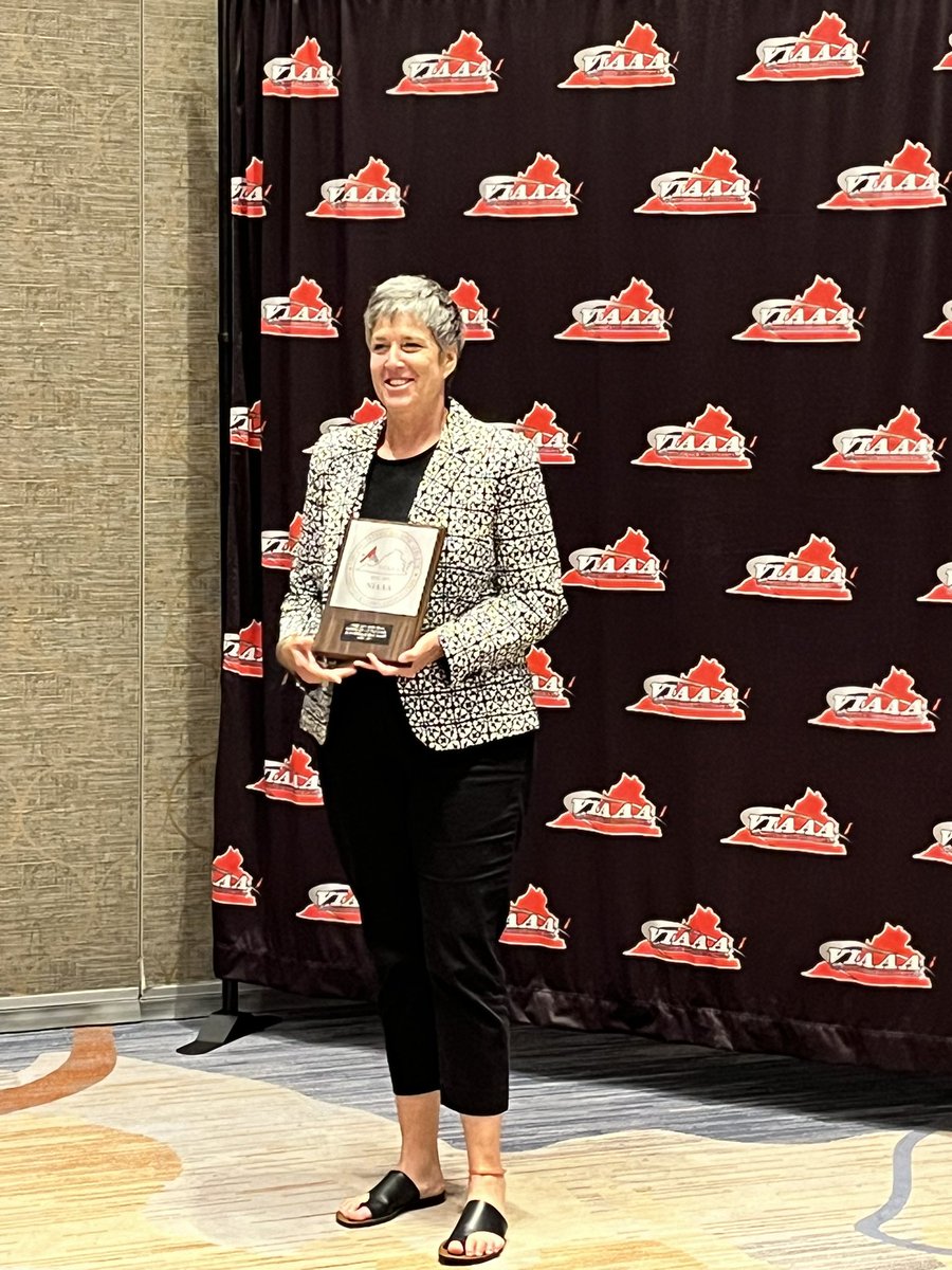 Retired W-L DSA Carol Callaway received the VIAAA Outstanding Service Award today. Congratulations Ms. Callaway! Go Generals!