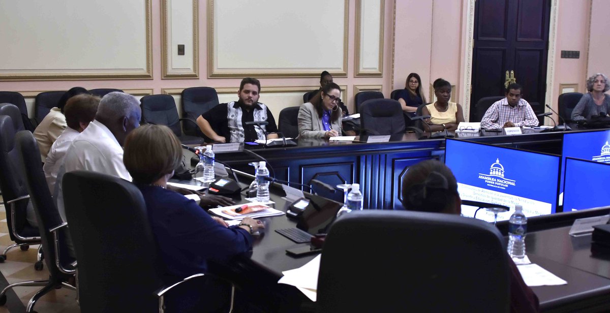 Un provechoso debate sobre el tema aconteció en la jornada de la mañana, en la que participaron también diputados miembros de la Comisión de Educación, Cultura, Ciencia, Tecnología y Medio Ambiente de la @AsambleaCuba🇨🇺