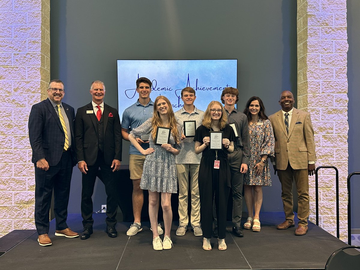 GregWright25's tweet photo. Congratulations to our PCA North TOP Academic Students who were recognized at our Academic Achievement Luncheon today! @pcanorthcampus @PrestonwoodPCA @iamsjcole https://t.co/OtdWiPy9Ec