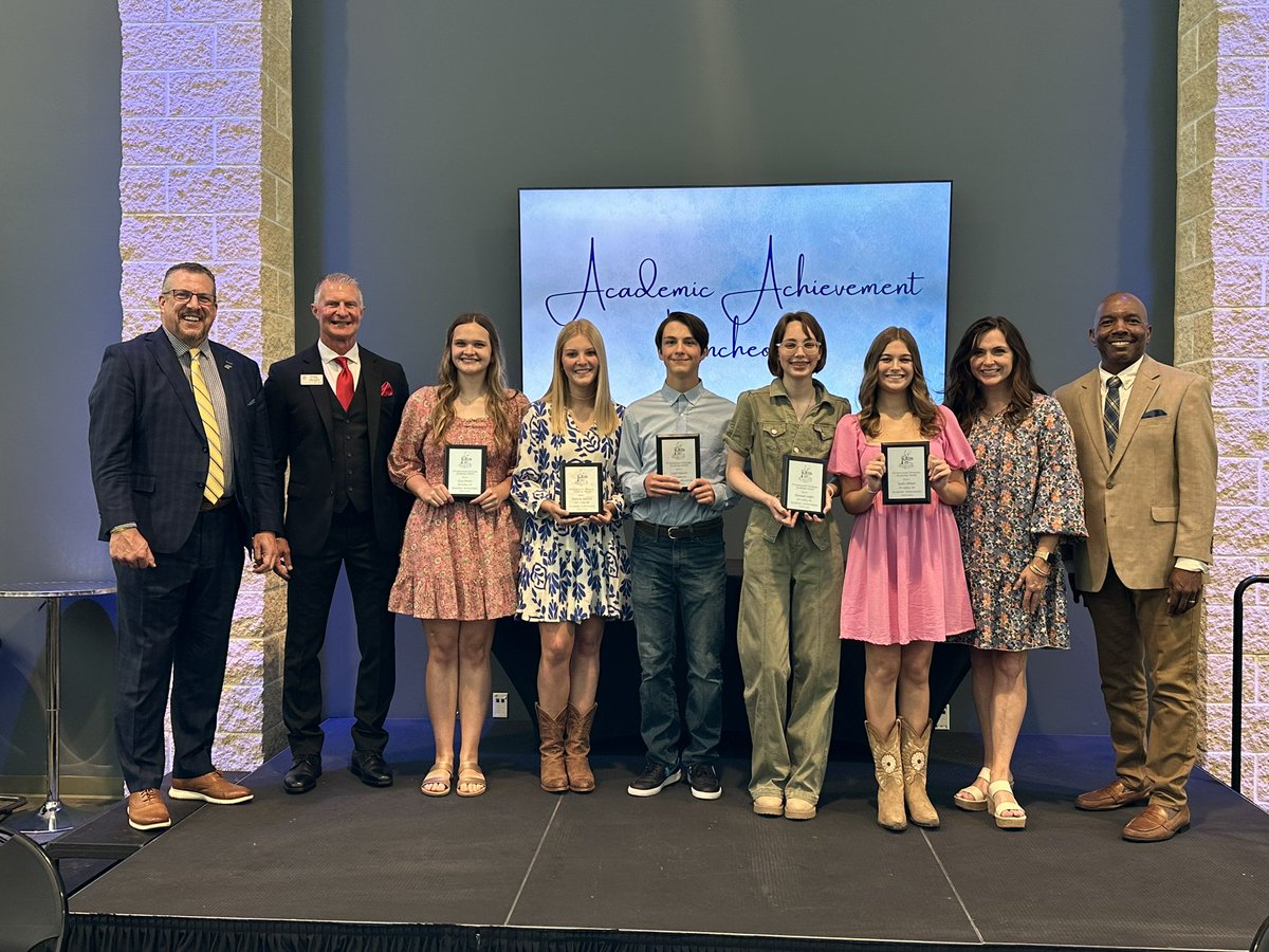 GregWright25's tweet photo. Congratulations to our PCA North TOP Academic Students who were recognized at our Academic Achievement Luncheon today! @pcanorthcampus @PrestonwoodPCA @iamsjcole https://t.co/OtdWiPy9Ec