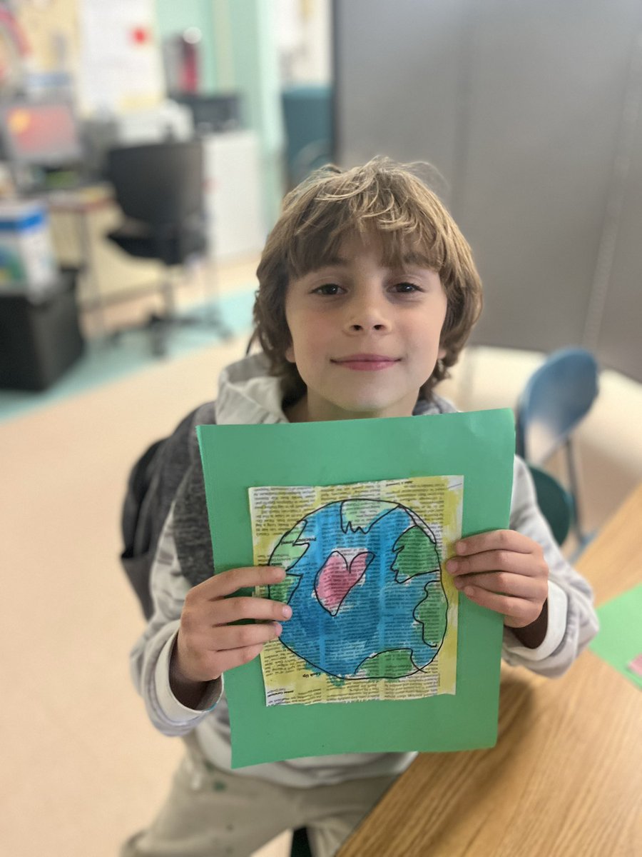 Spring Enrichment had so much fun creating Earth Day projects out of recycled newspaper and watercolor paints! @HamptonBaysES #HBStrong 🌎 🎨 🗞️
