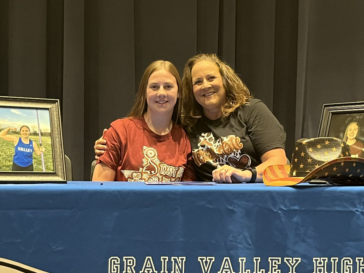 Congrats to @kenahsears for signing with @TXStateTrack! When Kenah is done this season, she’ll leave the @GVSD_Track Jav Crew to throw javelin for the Bobcats! #OneValley