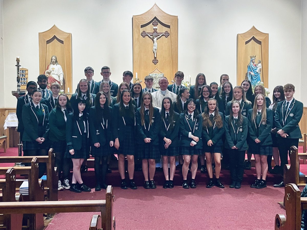 Wee_KShields's tweet photo. Lovely service for the S6 pupils at their Leavers Mass tonight at St Thomas”s. You have all done @StLukesHigh  very proud 👏🏻 Good luck to all on your new adventures 🎉 Enjoy bowling tomorrow  🎳 🎳 #classof2024 @Derek70516322 https://t.co/dcfMlHdfNY