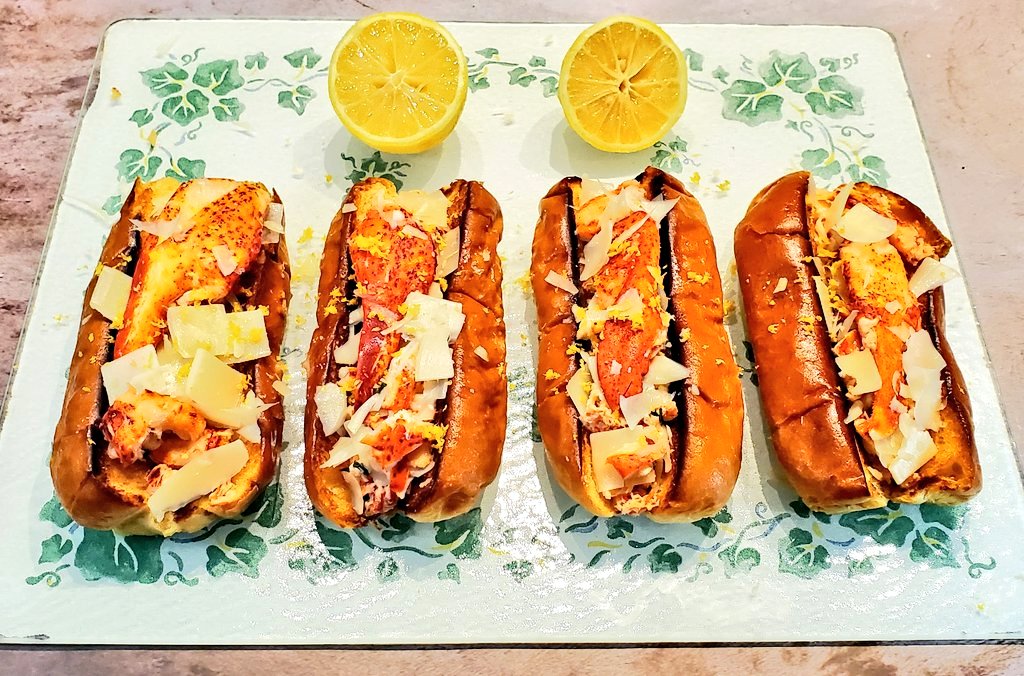 Lobster rolls anyone? These are so easy too, and so good! 👊😋👍#Foodie #yummy #lobster #HomeChef