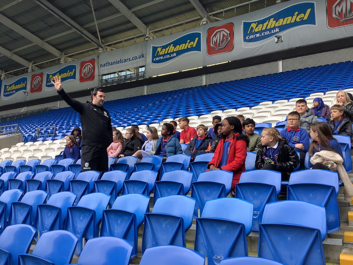 Mrs Chamberlain tweet media