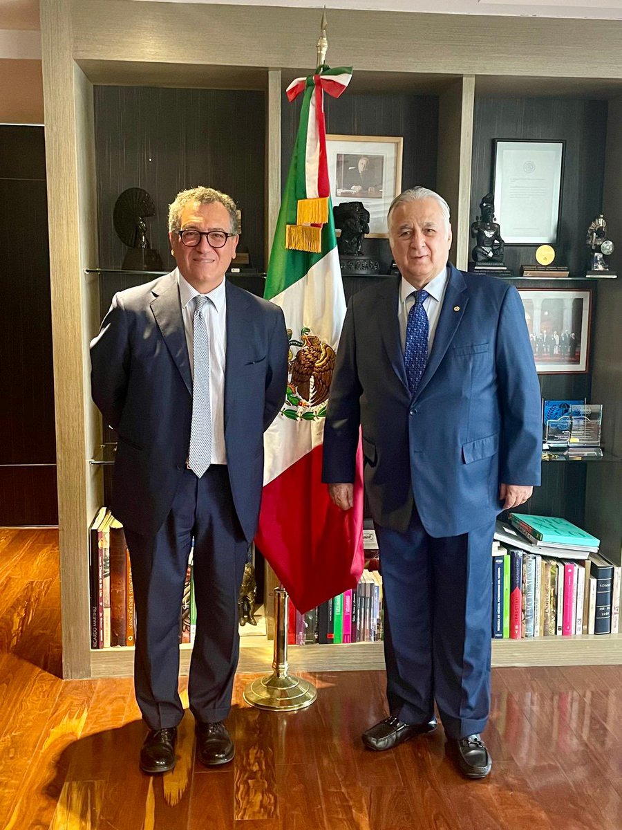 Interesante y fructifero encuentro con el Secretario de @SECTUR_mx @TorrucoTurismo con el objetivo de estudiar estrategias para fortalecer los lazos turísticos entre #Italia y #México 🇲🇽🤝🇮🇹. @ItalyMFA