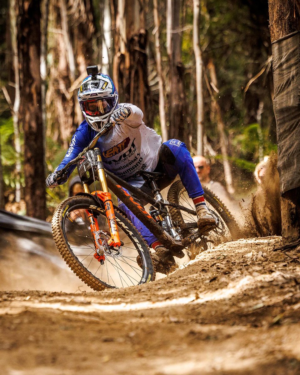 Riding is not a matter of strength and endurance, but of spirit 🚲✔

Credits to @bernard_kerr 📷🔥

Check out our collection@Corkicycleco ⚙️

#corkicycleco #downhill #biking #mtb #mtblife #sports  #foxracing #redbull