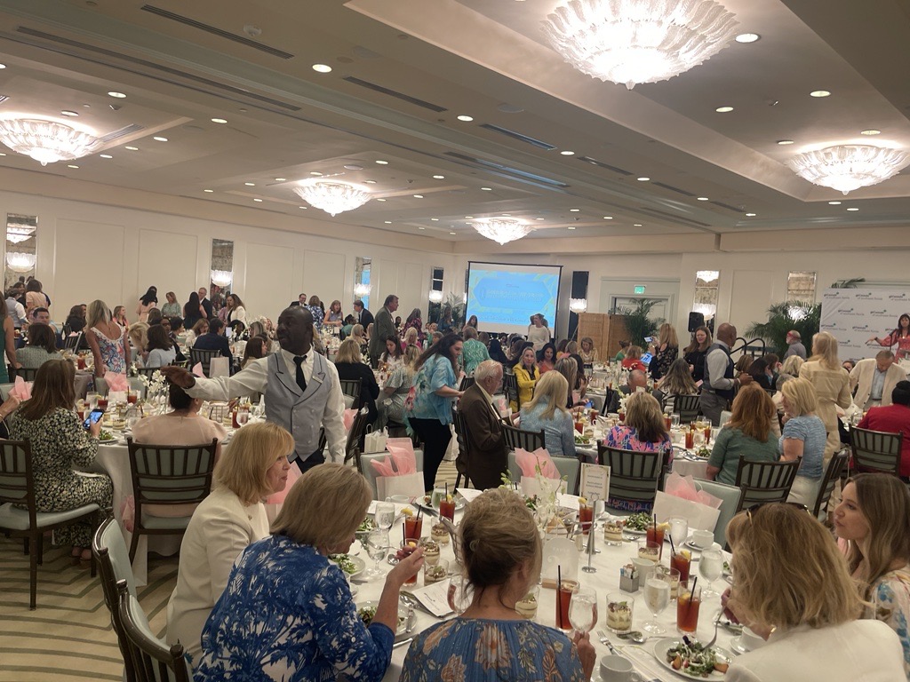 We had a wonderful time at the Emerald Awards, honoring outstanding women who are creating change and acting as role models for Girl Scouts and our community. Thank you @GSSEF !
#VelocityCCU #communityfocus #giveback #palmbeachgardens #palmbeachcounty #royalpalmbeach #jupiterfl