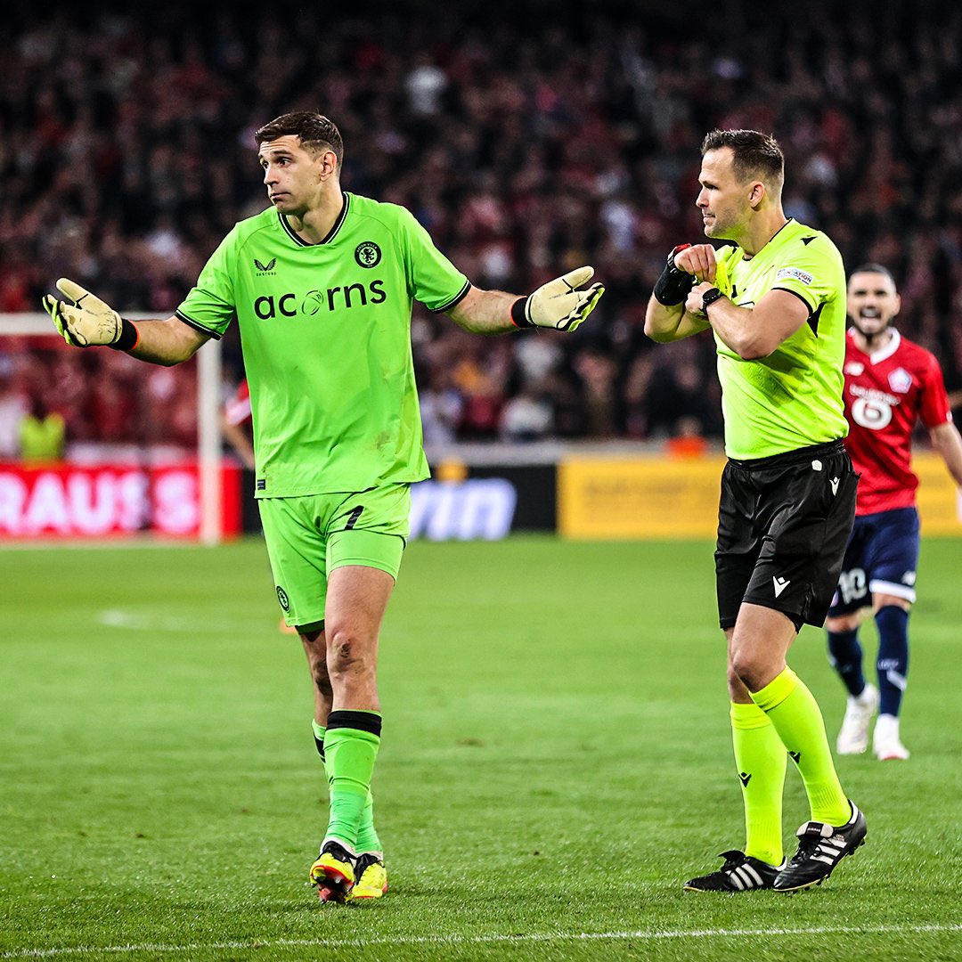 Emi Martínez: “There was no ball on the penalty spot so I was asking the ballboy for a ball — I don’t understand the rules..” @J_Tanswell #avfc