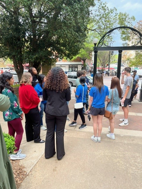We had a fantastic time with Tattnall County High School Junior students during a college tour of #Atlanta!

Students visited both Georgia College and State University, as well as University of Georgia! 

#kellytours #grouptravel #grouptransportation #travelexperience