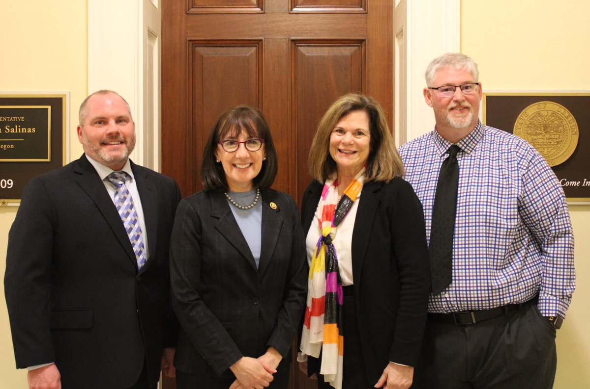 Emergency room nurses are on the frontlines of health care. We need to provide them with the protections they need to effectively do their jobs. I was proud to meet with @ENAorg to discuss these priorities and thank them for their lifesaving work.