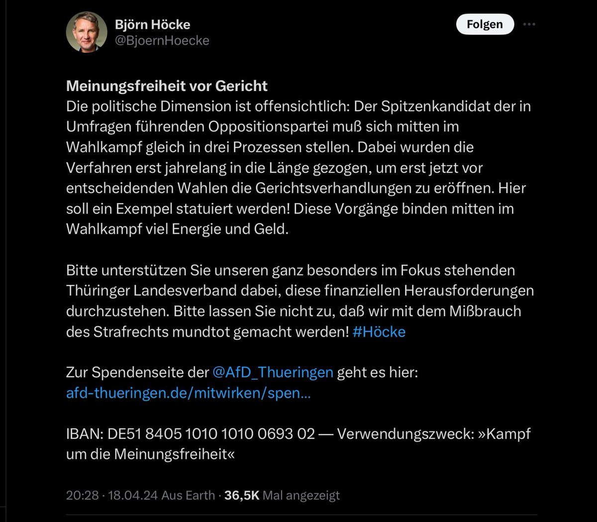 Während #Trump mit allerhand Merchandise und SMS-Spenden dem White Trash aus den Trailerparks die letzten Kröten entlockt, postet #Hoecke biedere IBAN-Ziffernwüsten und verpasst sogar die Gelegenheit, als Verwendungszweck „Mein Kampf“ vorzuschlagen.

Was für eine Wurst. 

👇