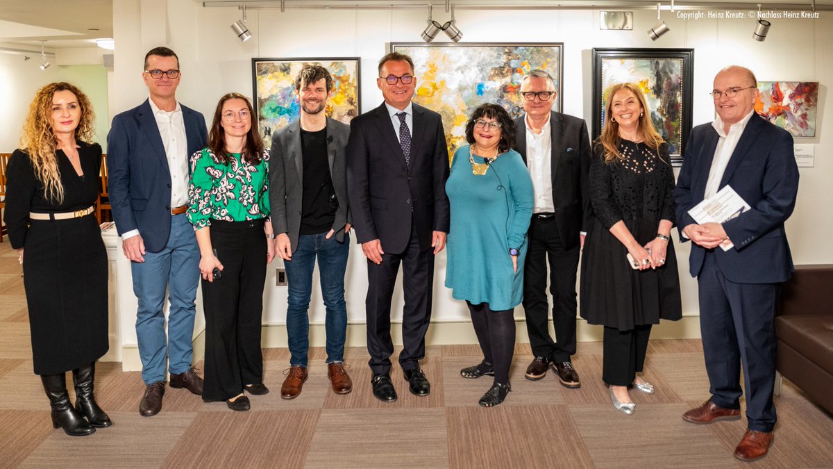 It was an honor to host @bundesbank President Nagel and show our parallel art collections @Harvard. Special thanks to @dspreen @BelindaJDavis1 & Greg Williams for insights on German abstract art & all who joined our opening! 🎨 See the exhibit thru 5/31: ces.fas.harvard.edu/exhibits/paral…