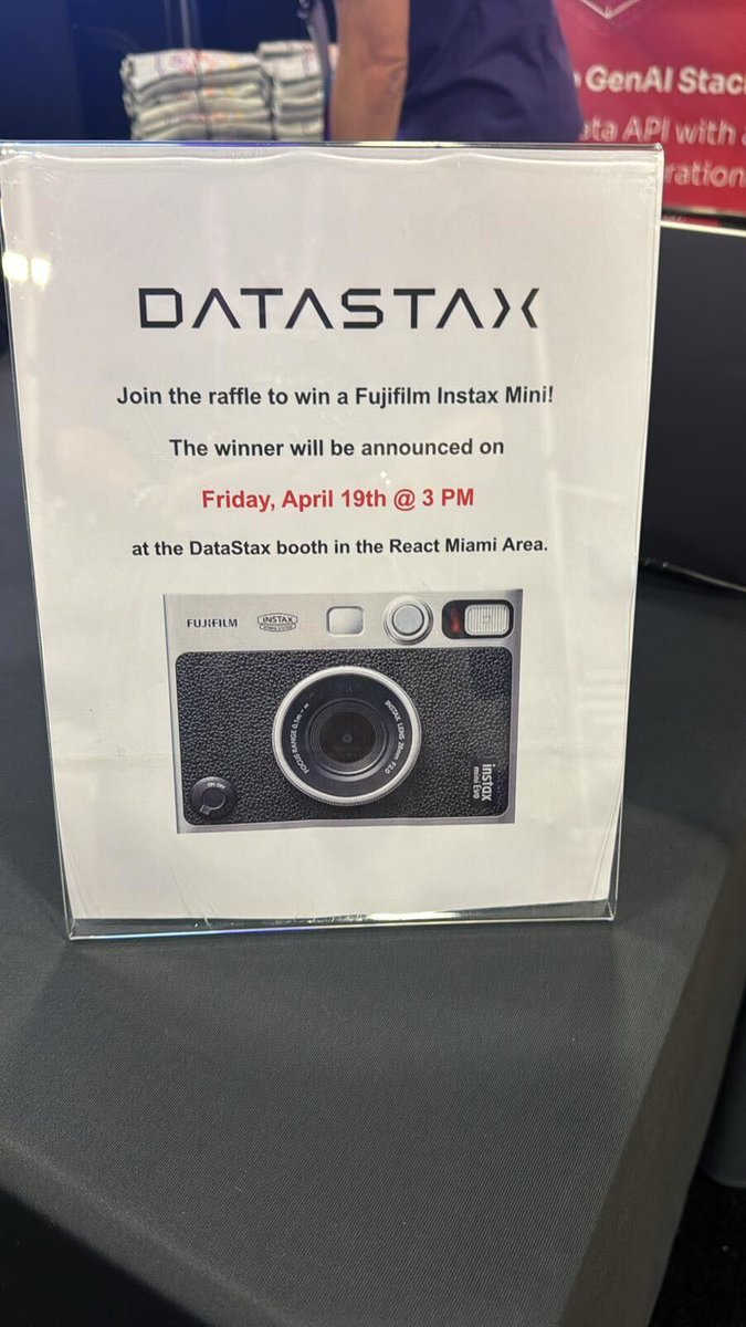 DataStax tweet picture