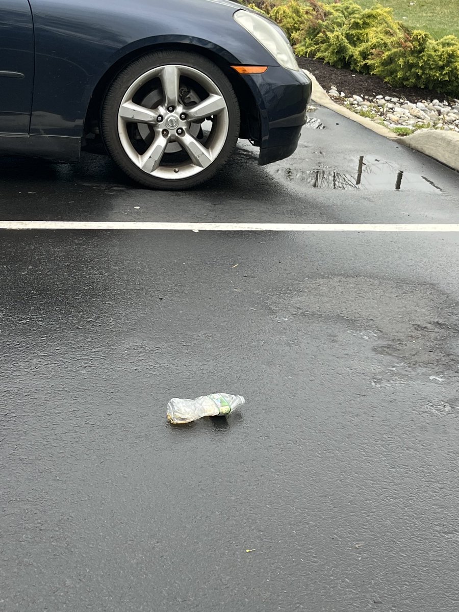 Would you pick up this #ToxicPlastic bottle for $.10 if NJ had a bottle deposit redemption law? I sure would & so would many ppl. ⁦@PlasticsBeyond⁩⁩ ⁦@Oceanwire⁩⁩ ⁦@HealthyOceanCo⁩ ⁦⁦@SenPresScutari⁩ ⁦@RajMukherji⁩ ⁦@SpeakerCoughlin⁩