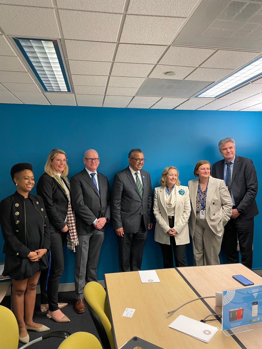 Very good meeting between @NadiaCalvino @DrTedros, discussing the strong collaboration between @EIB and @WHO - notably our joint efforts in COVAX, Polio eradication and establishing the Health Impact Investment Platform. Collaboration is key in reaching Universal Health Coverage.