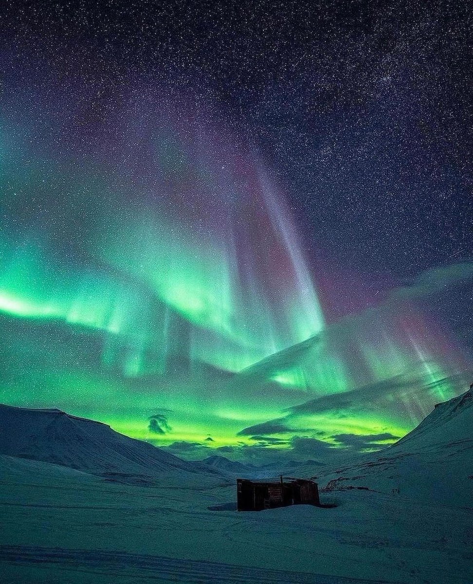 earthcurated's tweet photo. Nature’s light show ✨ https://t.co/ntbcSKYrgL