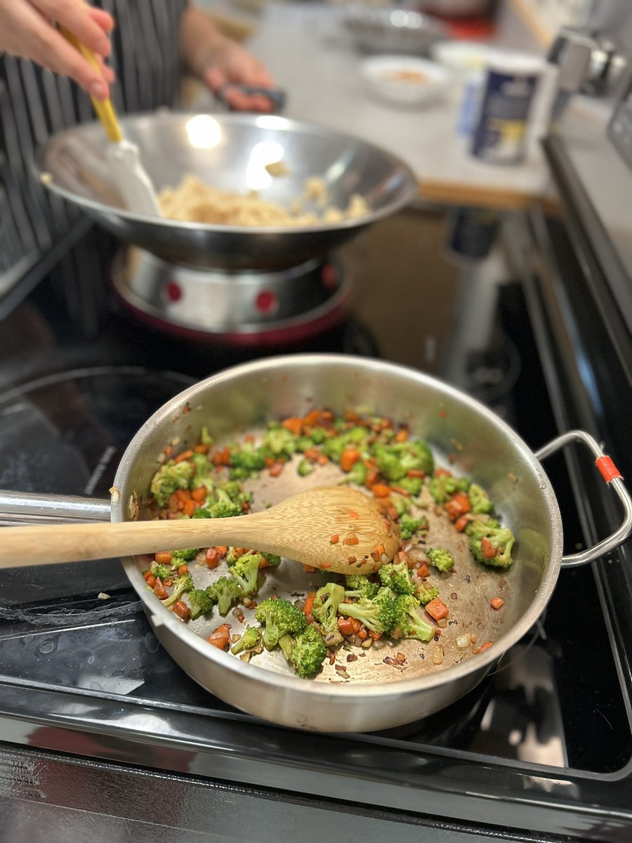 Miss Hicks tweet media