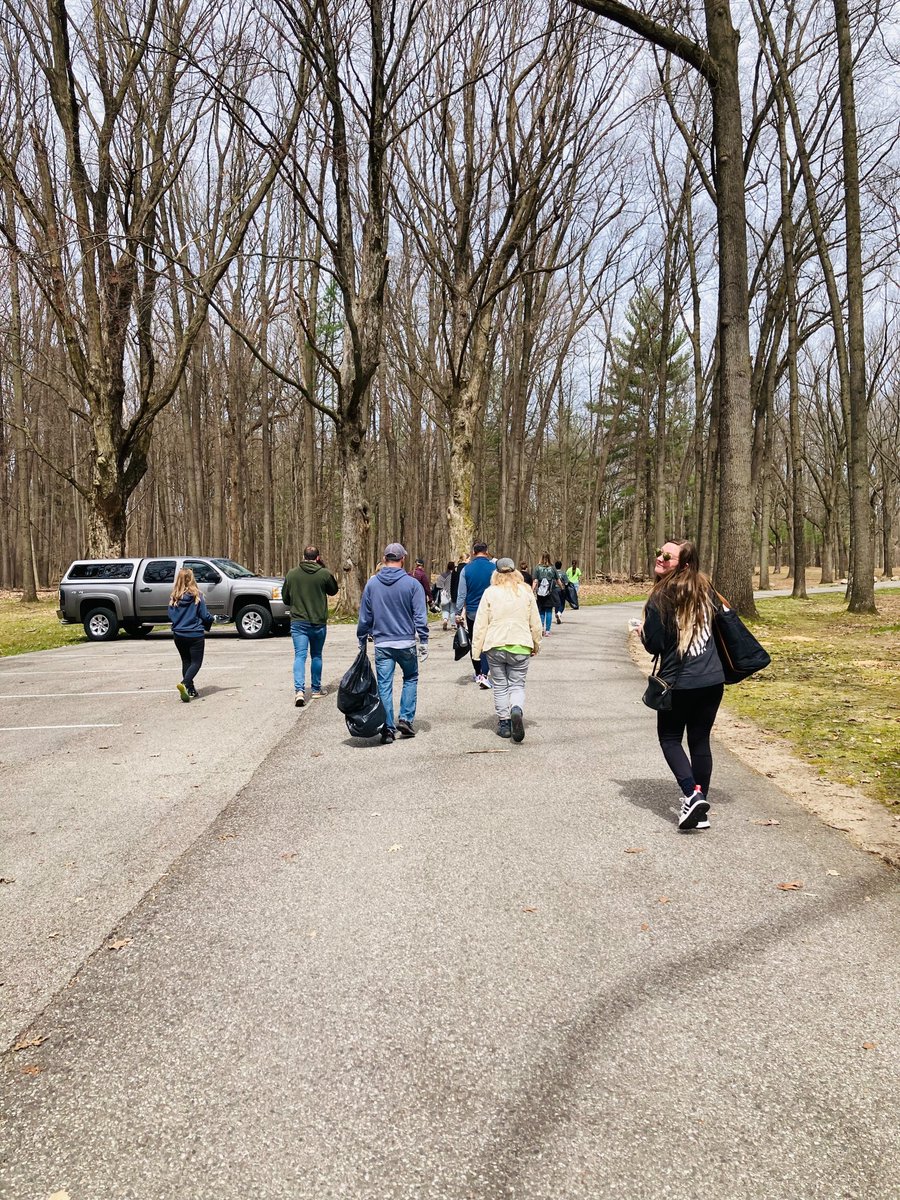 SecurAlarm's tweet image. We truly enjoyed supporting Kent County Parks by helping pull almost 150 pounds of garlic mustard at Palmer Park! 

Thanks for contributing your time and effort, Team!

#communityservice #parkcleanup #volunteering #teambonding #givingback