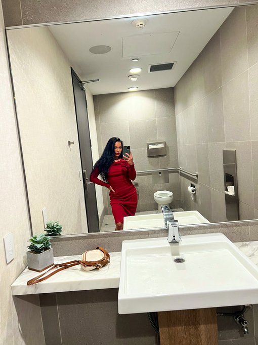 Put a thong on call it conservative https://t.co/UsO5PGO2Li