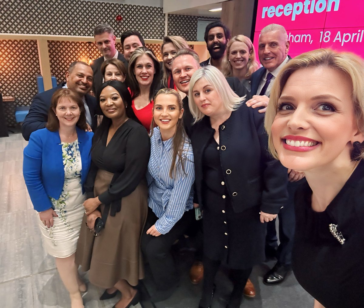 Brilliant Business Reception this evening at @Experian in Nottingham with @Keir_Starmer @RachelReevesMP @ClaireWard4EM @gary_godden @CllrChelleWelsh @Vernon_Coaker. A Labour Mayor & Labour government will work in partnership with business, after 14 years of Conservative chaos.