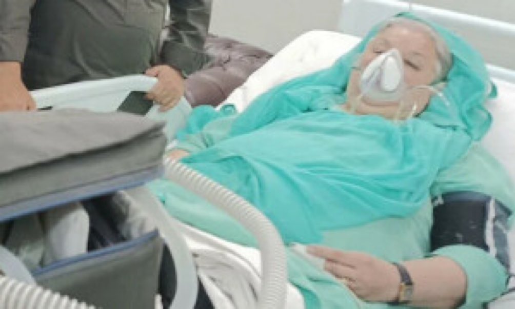 یاسمین راشد کی طبیعت نا ساز سیکورٹی میں سروسز ہسپتال 
 عورتوں سے لڑنے والے گھٹیابزدل کھسرے۔اللہ کرے یہ درندے تباہ برباد ہوں
اللہ پاک ماں جی کو شفائے کاملہ عطا فرمائیں آمین🥺🤲