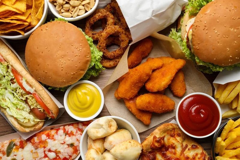 V_of_Europe's tweet photo. 🍔 Fast food permanently impairs memory in teens - University of Southern California study

Scientists found that high levels of fat and sugar in food affect the level of the neurotransmitter acetylcholine, which is responsible for memory and learning

This process is irreversible: switching to a healthy diet will no longer fix the situation.