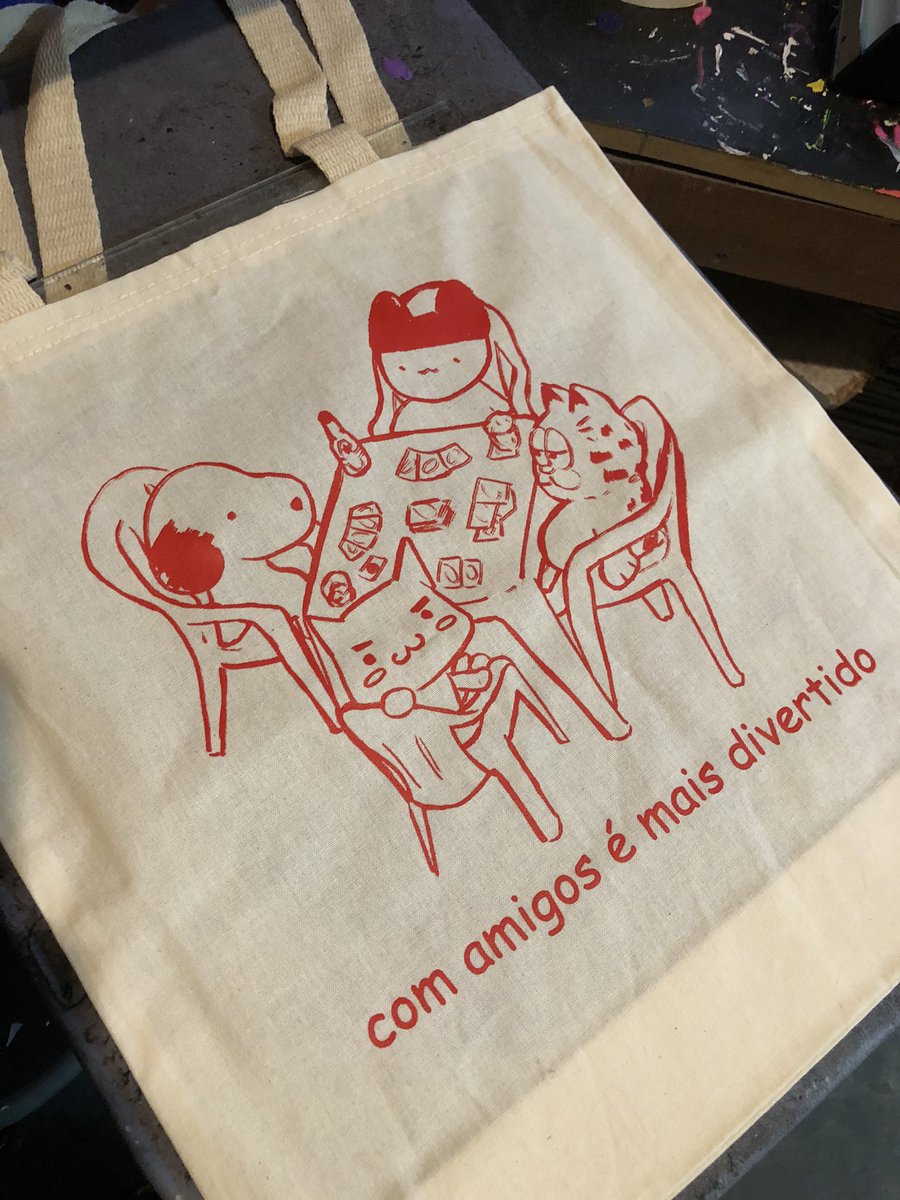 amarustrix's tweet photo. ecobag vermelha uiii https://t.co/UycmMrWS62