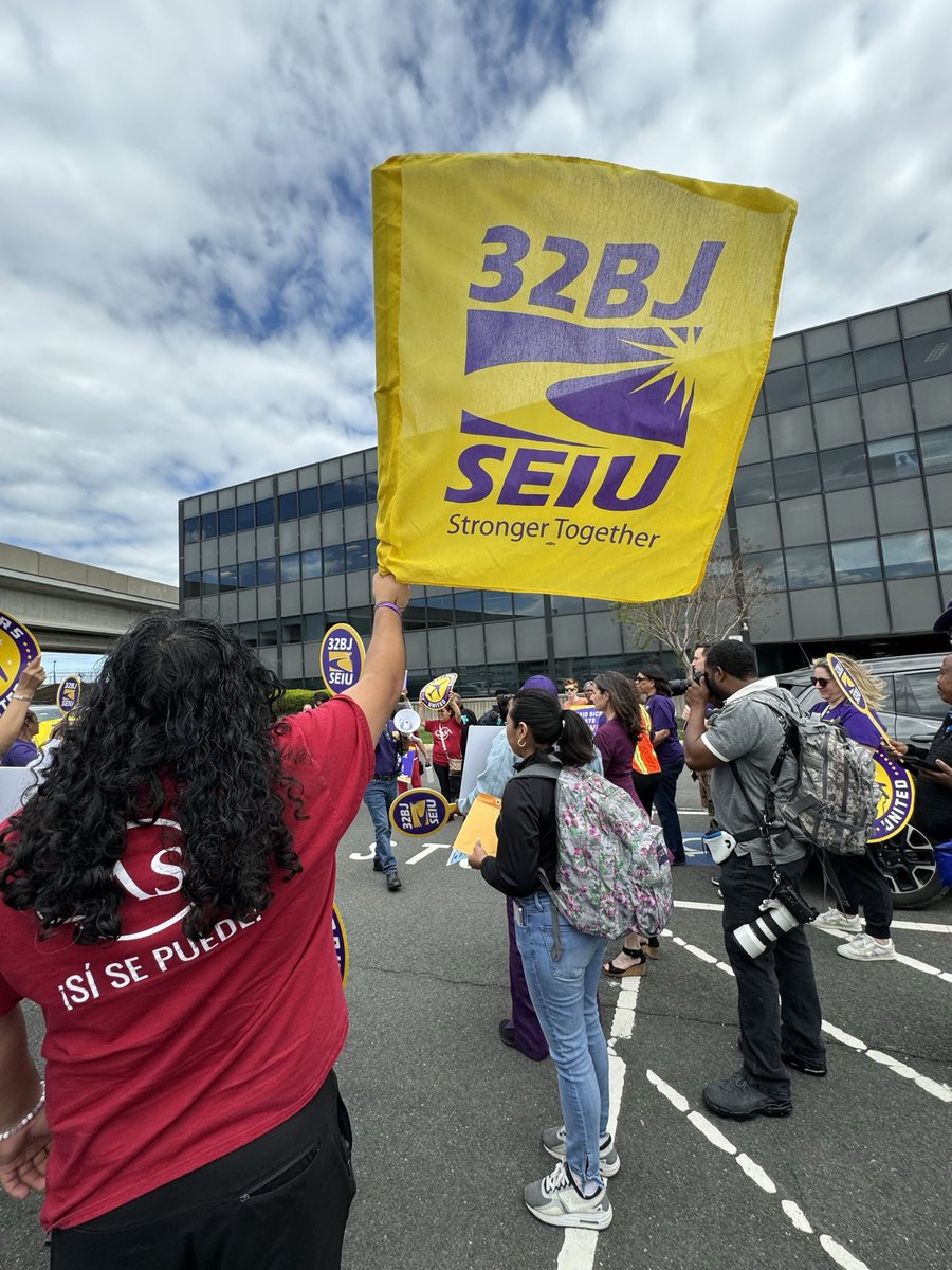 We have to protect and support our unions at all costs. 

I was proud to join the @SEIUVA512 VA-10 panel to talk about how we are going to fight for better jobs and wages, and later join the Workers United March to show our support for our labor community!