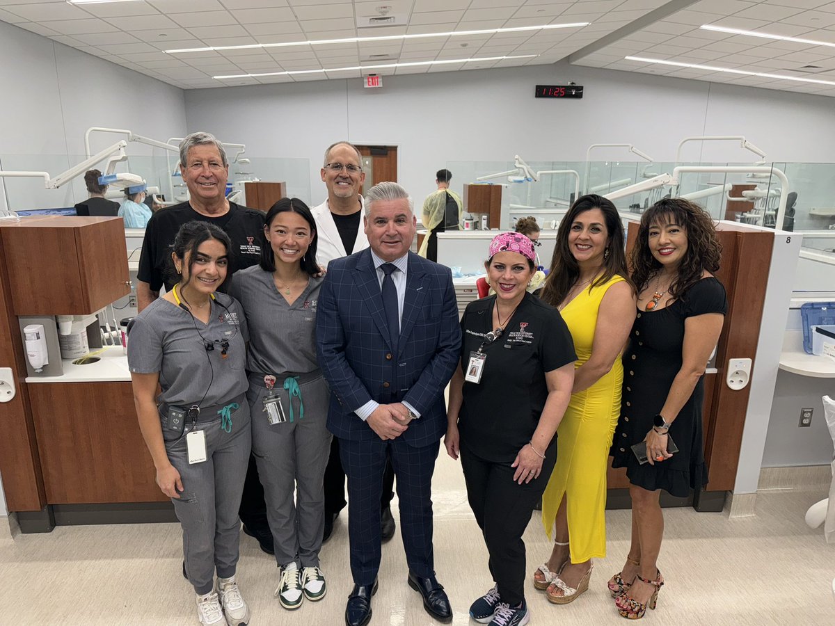 #THEDISTRICT partnered with @TTUHSCEP School of Dental Medicine to educate second and first graders from @PASESYISD & @CapistranoES on the importance of dental hygiene through the Sun City Smiles program. We will continue to collaborate & impact our community.