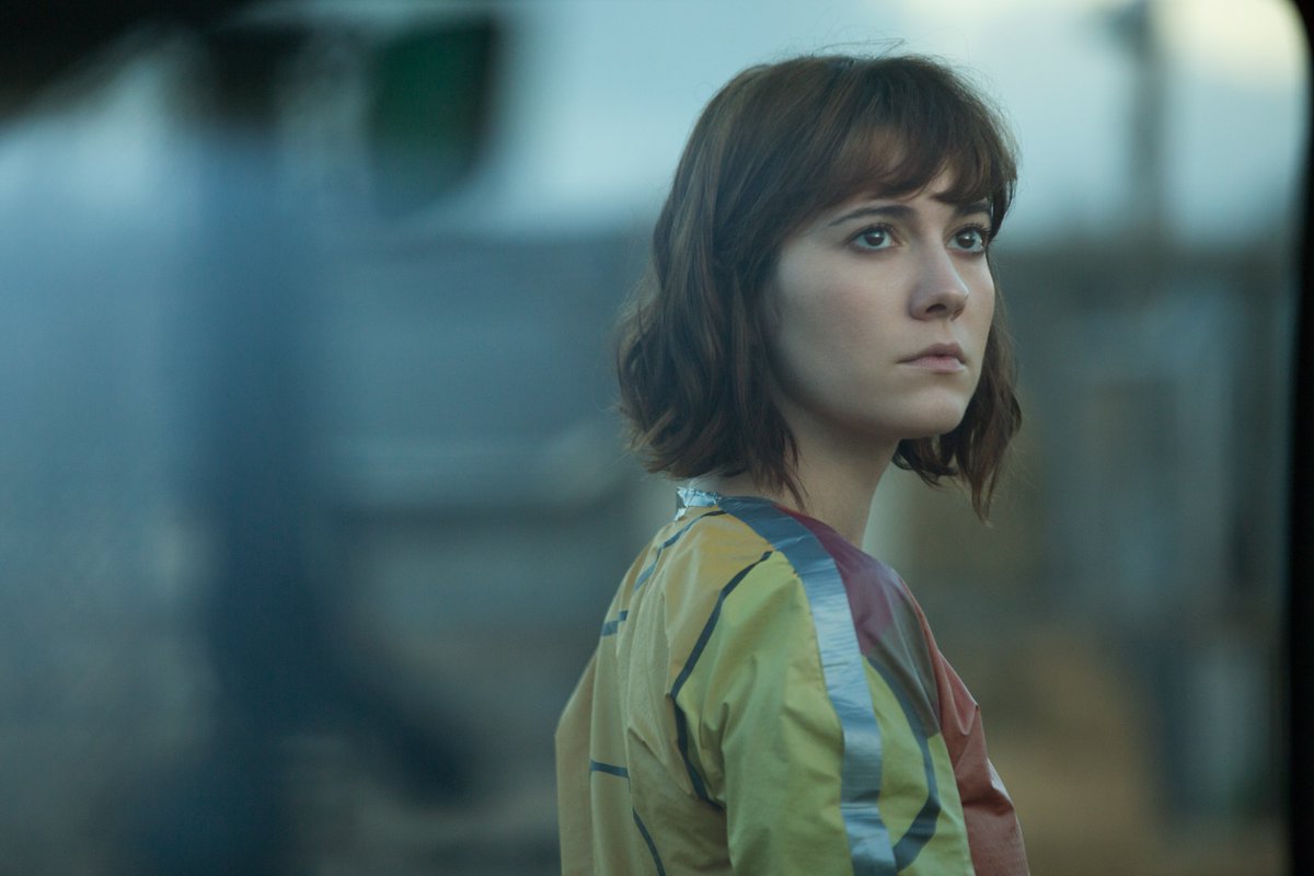 Mary Elizabeth Winstead in 10 Cloverfield Lane (2016)