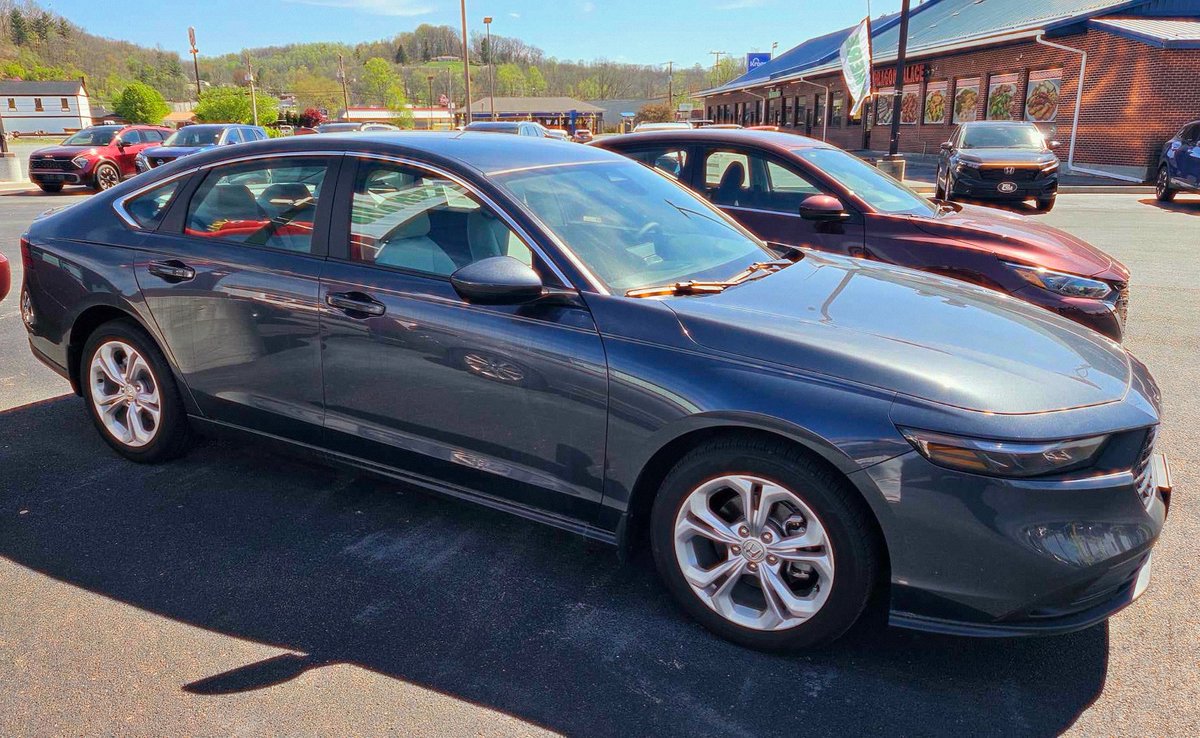 DB_2014's tweet image. 🚨Manager’s Special‼️

🚗 2024 Honda Accord LX. Currently, you can get up to $1,250 in available cash incentives, low rates… oh and it is priced to move already 🤯. Do NOT miss out. Call or message me at (304)320-1914 💸🎈🚙