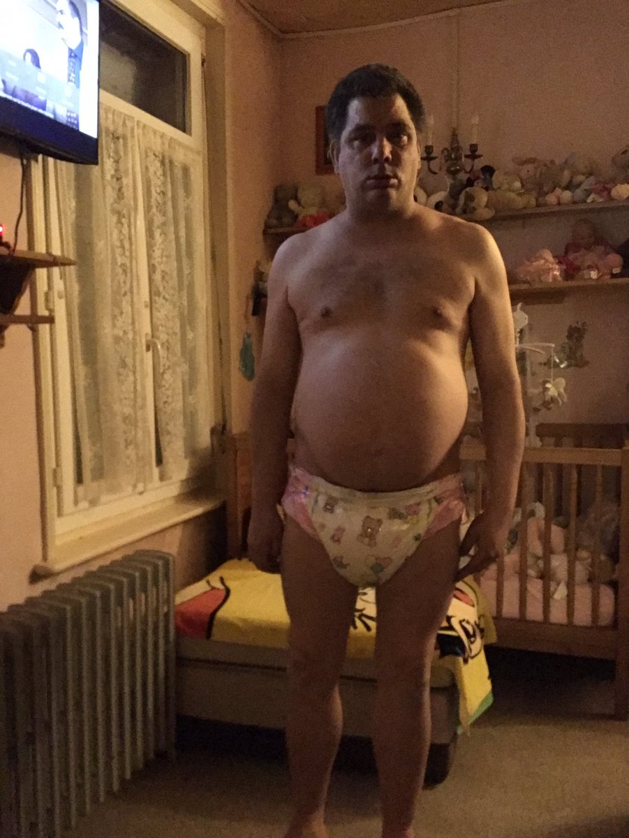 Babysissy8's tweet photo. Good evening everyone - Bonne soirée tous le monde #abdl #babysissy #diapersissy #exposure #Retweee https://t.co/O2wSz4xRjl