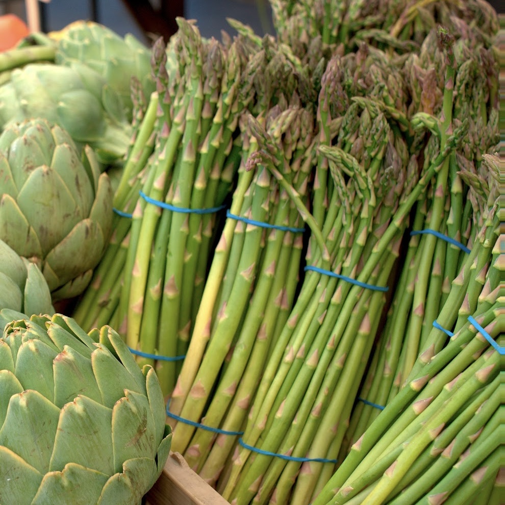 Farm fresh asparagus is finally in season!💚Season and cook, make into soup, or use for topping pizza! To store them longer, crack off the less edible part at the end & stand the cut end in water. Available at the Farmers' Market Saturdays from 9AM - 1PM