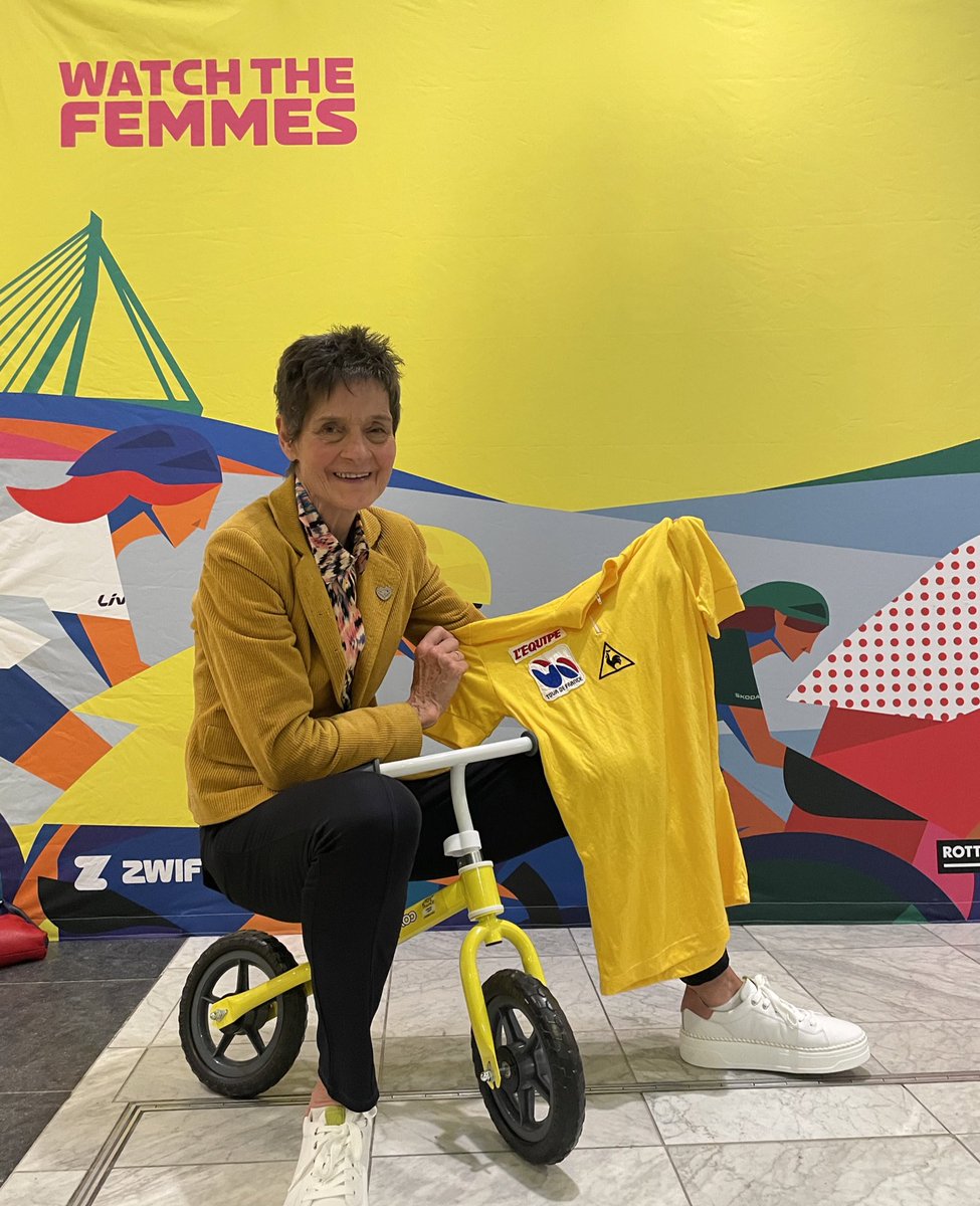 💛The first woman to ever wear the Yellow Jersey : Mieke Havik, 1984. (Yes, this is the original jersey) 💛 La première coureuse à avoir porté le Maillot Jaune : Mieke Havik, 1984. (Oui, c’est bien le maillot original) #WatchTheFemmes