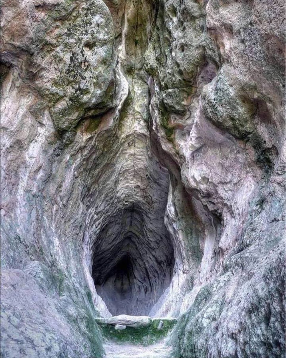 Utroba Cave in Bulgaria 🇧🇬