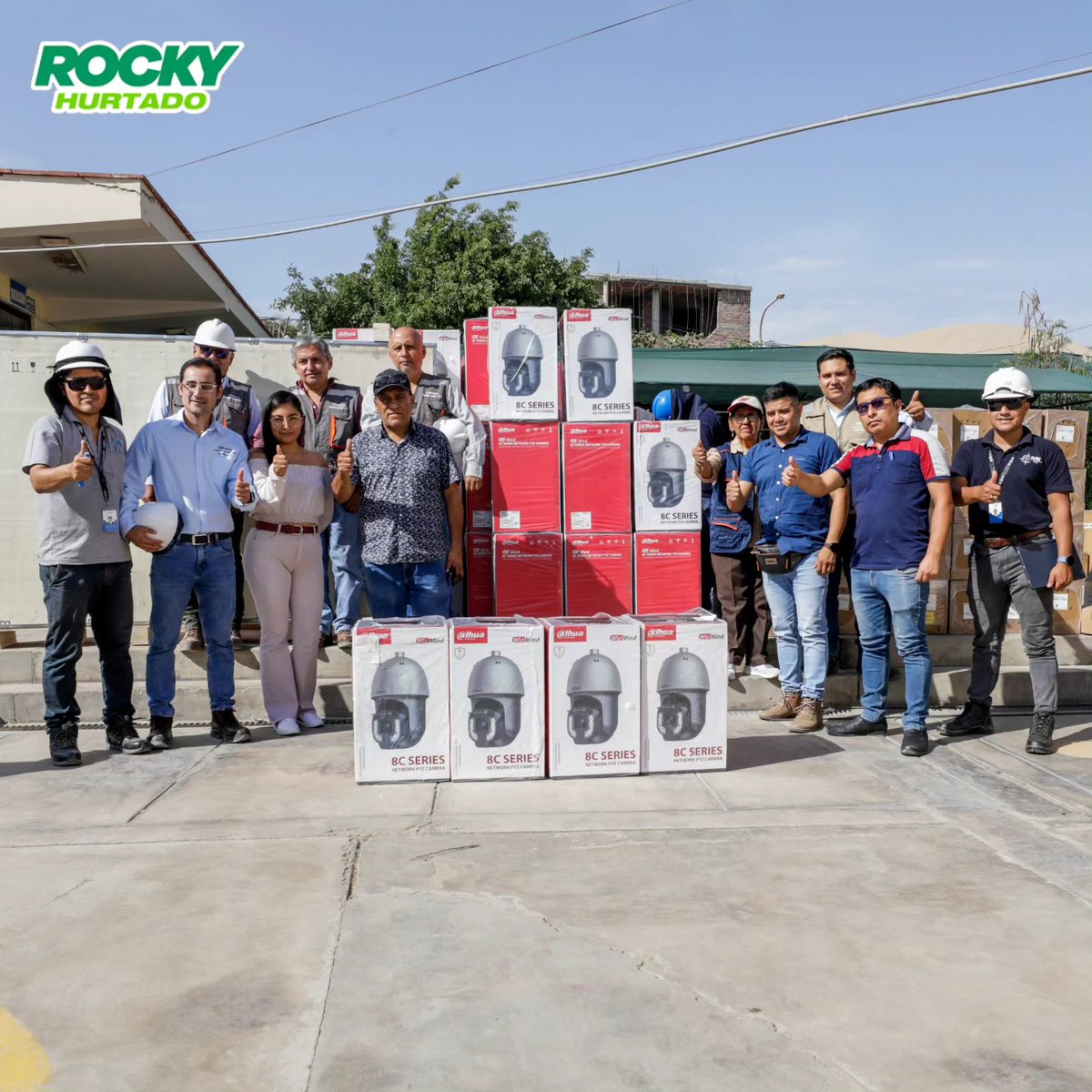 Rocky_RegionIca's tweet photo. ¡Vamos avanzando a paso firme, porque esta gestión si cumple! 👏
Ha llegado nuestro primer lote de equipos tecnológicos que serán parte de la implementación de la Central de Operaciones en Seguridad Ciudadana. https://t.co/CXNtZnXphb