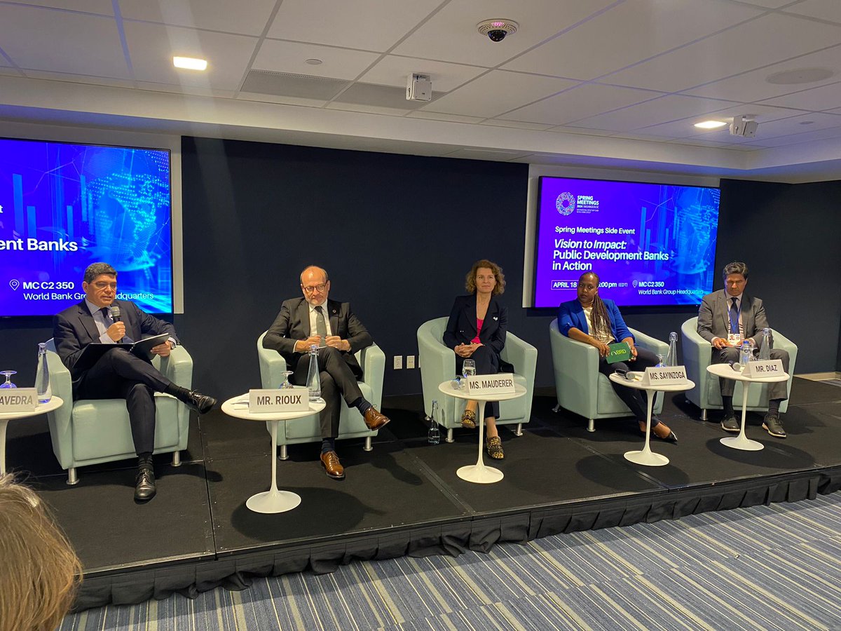 JavierDiazFa's tweet photo. #Visiontoimpact | As a new institution accredited by the GCF, we acknowledge the Fund’s role in expanding our climate finance portfolio. It enables us to play a crucial role in achieving Colombia’s climate change mitigation and adaptation goals #WBMeeting @WorldBank https://t.co/5VIdb9uIAO