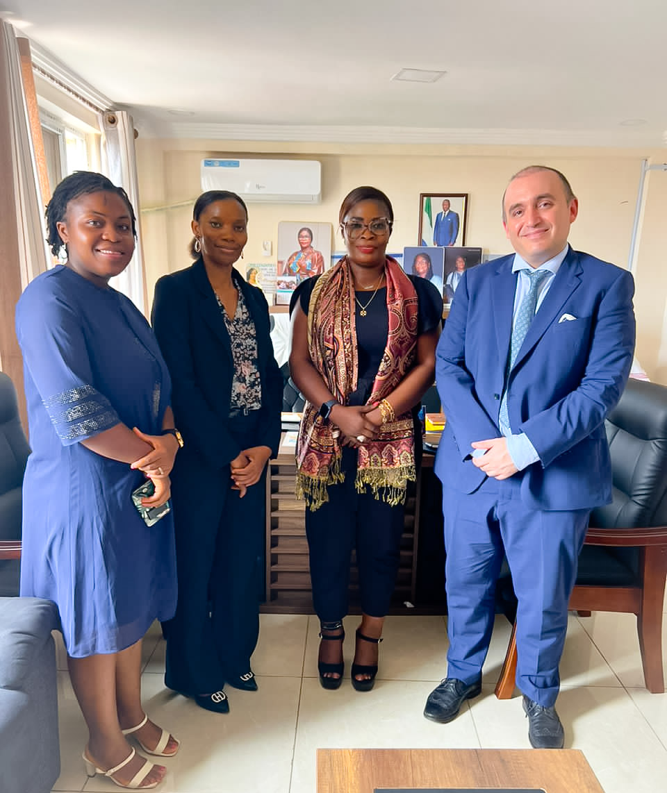 Earlier today, IOM paid a courtesy call to Hon. Dr. @IsataMahoi to deepen ties on safeguarding young women and children, focusing on ending human trafficking, preventing abuse, and reuniting families. #EndHumanTrafficking #ChildProtection #IOM