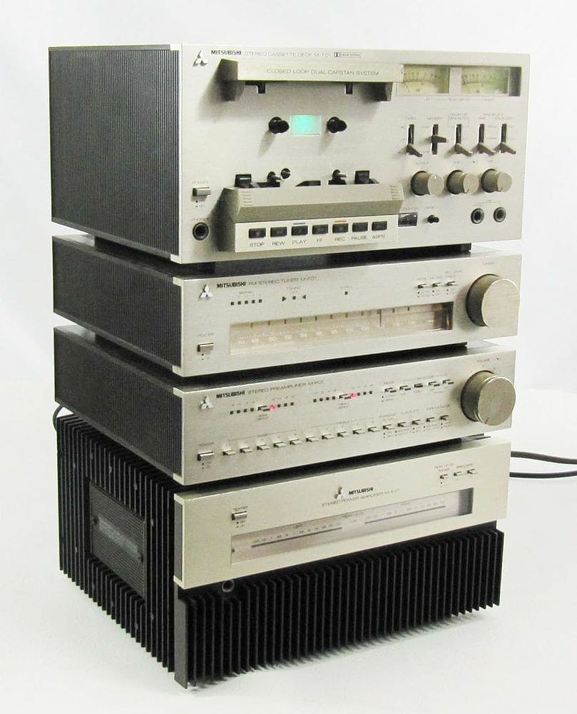 Rare Mitsubishi Hifi Stack 
.
.
.

#hifi #hifiaudio #stereophile #audiophile #audiophiles #audio #audioporn #hifiporn #stereo #vinyl #vinylcollection #turntable  #homeaudio #highendaudio #amplifier #vintageaudio #speaker #technics #loudspeakers #vintagehifi ⁠