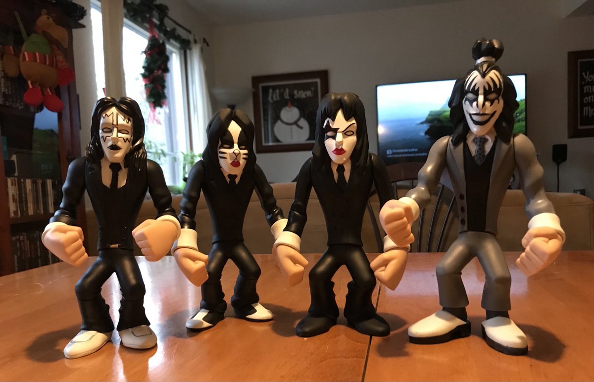 More of KISS week! Dressed to Kill….