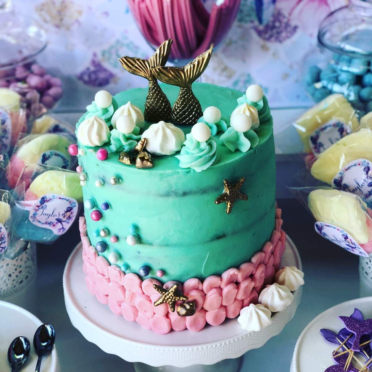 catchmyparty's tweet photo. Dive into this enchanting mermaid birthday party! The cupcakes are so pretty! https://t.co/Pe51DpUhHF #catchmyparty #partyideas #mermaid #mermaidparty #underthesea #undertheseaparty #girlbirthdayparty https://t.co/PTAkc1HEQP