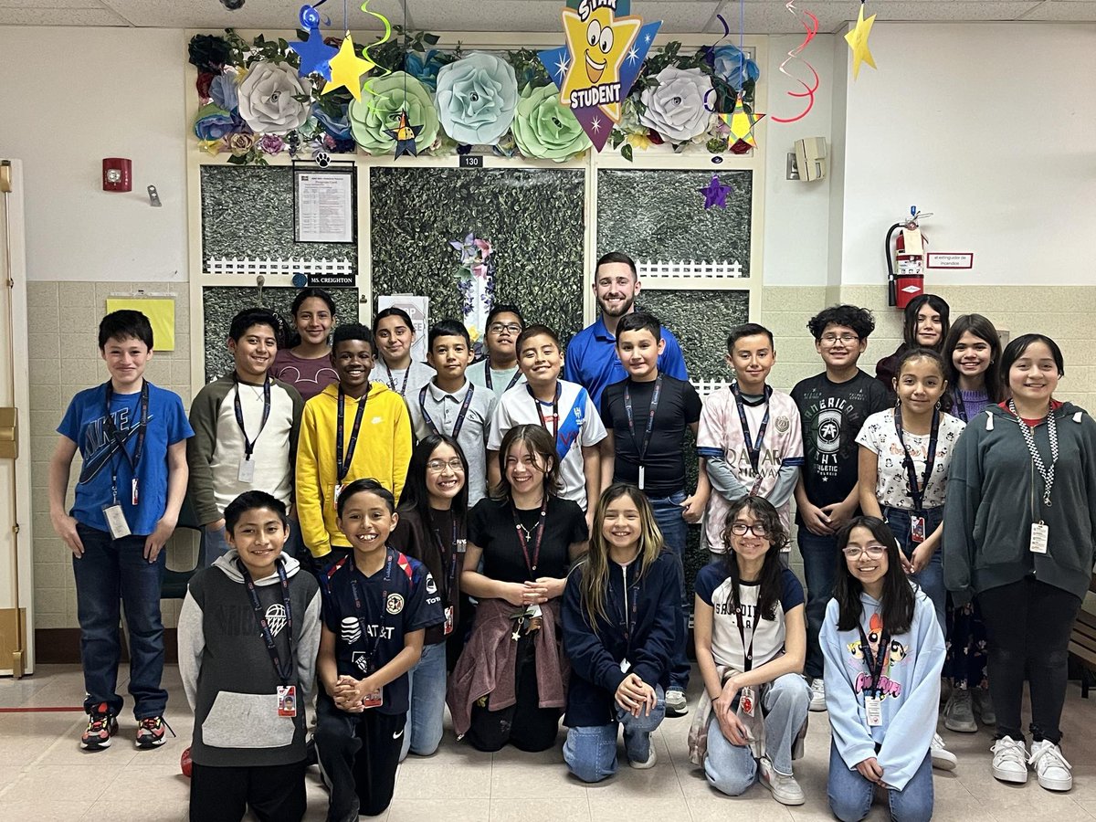 Had a fun afternoon with this group of 5th graders at McWhorter Elementary! We talked about the responsibilities of an on-air meteorologist, how to developed a severe weather safety plan, and how to forecast! Great group of kiddos! #KLBK #TXwx #SchoolVisit #CommunityMatters